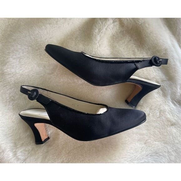 Vintage TALBOTS Satin with beads and genuine leather inside the sole Hills Pun - Picture 1 of 8